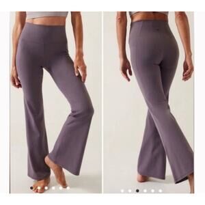 Athleta Salutation Stash Flare Pant Women's Size XS High Rise Gym Yoga